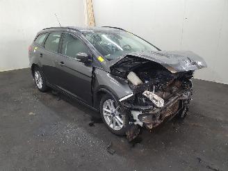 Vrakbiler auto Ford Focus 1.0 EcoBoost 100pk 2016/2