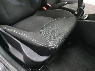 Renault Clio Mk4 0.9 TCe Dynamique GT Line picture 22