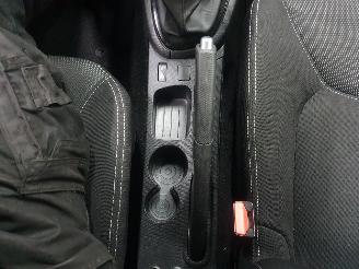 Renault Clio Mk4 0.9 TCe Dynamique GT Line picture 20