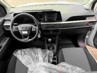 Ford Transit Courier Van Trend picture 2