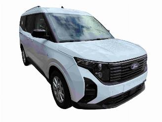 Démontage voiture Ford Tourneo Courier Limited 2024/8