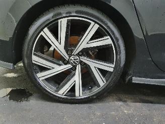 Volkswagen Golf CD1 eTFS R-Line Hybrid picture 13