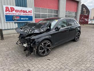 Coche siniestrado Audi A3 A3 Sportback (8VA/8VF), Hatchback 5-drs, 2012 / 2020 2.0 TDI 16V 2013/10