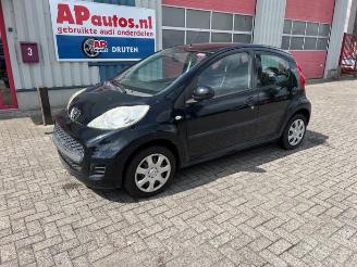 Autoverwertung Peugeot 107 107, Hatchback, 2005 / 2014 1.0 12V 2010/9