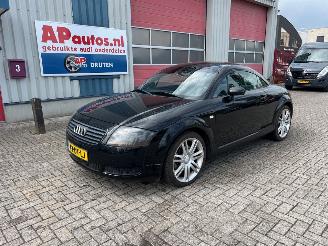 krockskadad bil auto Audi TT 1.8 TURBO 179pk 2000/1