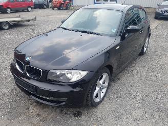 Coche siniestrado BMW 1-serie Zwart 2 Onderdelen Motorkap Deur Spiegel 2007/11