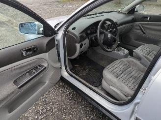 Volkswagen Passat 1.6 picture 9