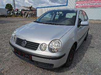 Coche siniestrado Volkswagen Polo 1.2 2002/3