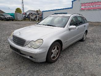 Salvage car Mercedes C-klasse 203 1.8 Brillantsilber - Metallic 744 2003/9