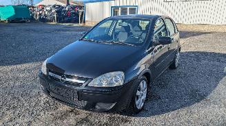 Coche siniestrado Opel Corsa 1.2 2005/4