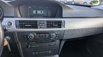 BMW 3-serie 320i picture 15