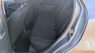 Mazda 2 1.3 picture 12
