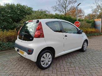 Peugeot 107 1.0 Access Accent airco  * MOTORSCHADE * picture 2