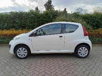 Peugeot 107 1.0 Access Accent airco  * MOTORSCHADE * picture 13