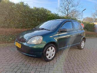 Schadeauto Toyota Yaris 1.0-16V VVT-i Sol  5drs airco 2002/8