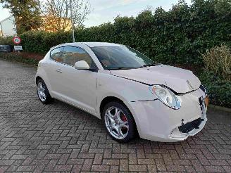 uszkodzony samochody osobowe Alfa Romeo MiTo 1.4 Centenario 2010/9