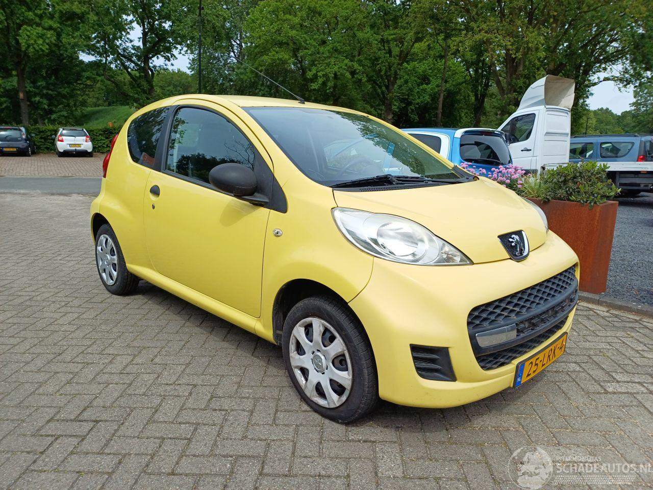 Peugeot 107 1.0-12V XR