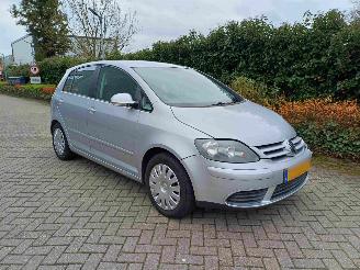 uszkodzony samochody osobowe Volkswagen Golf plus 1.6 FSI Optive 3 2007/5