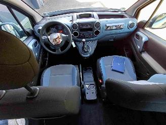 Peugeot Partner Tepee 1.6 VTi Access picture 10