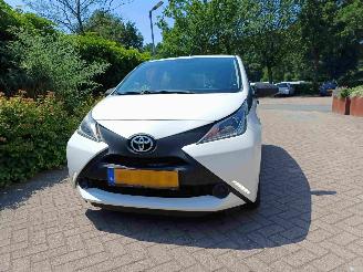 Toyota Aygo 1.0 VVT-i x-fun 5drs airco picture 18