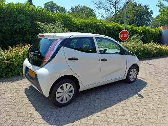Toyota Aygo 1.0 VVT-i x-fun 5drs airco picture 4