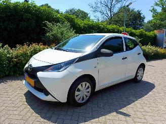 Toyota Aygo 1.0 VVT-i x-fun 5drs airco picture 3