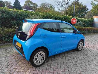 Toyota Aygo 1.0 VVT-i x-play picture 3