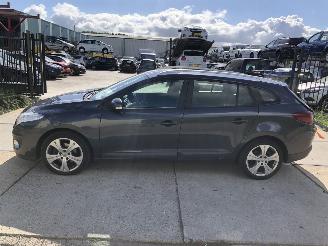 Damaged car Renault Mégane 15dci 81kW E5 Combi 2012/11