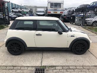 Käytettyjen passenger cars Mini Mini ONE Airco 66kW 2005/4
