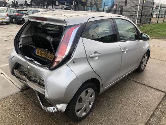 Toyota Aygo 1.0 vvti X-PLAY picture 4