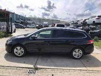 Voiture accidenté Peugeot 308 1.6HDI 88kW E5 AIRCO, NAV, Pano, 2014/9