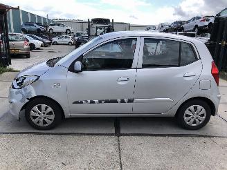 Vaurioauto  passenger cars Hyundai I-10 Airco 74000 km 2011/6