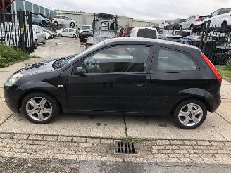 Unfallwagen Ford Fiesta 13i Airco 2007/12