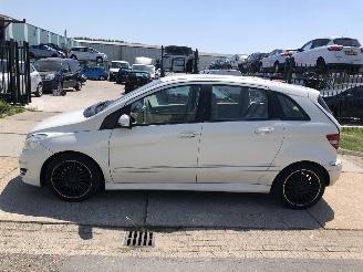 Avarii autoturisme Mercedes B-klasse 200 Turbo 142kW Automaat 2010/2