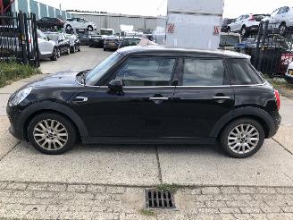 skadebil auto Mini Cooper 1.5i 100kW E6 5 drs Chili 2015/2