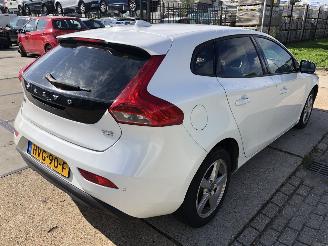 Volvo V-40 2.0 T2 Momentum 90kW E6 picture 4