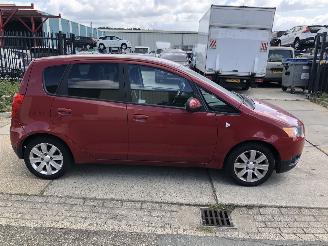 Voiture accidenté Mitsubishi Colt 13i 70kW E5 Airco 2011/8