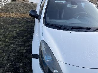 Renault Wind 1.6 16v Mooie auto weinig km !! picture 28