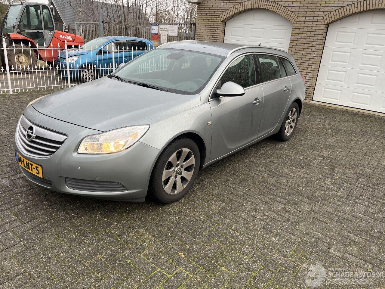 Opel Insignia SPORTS TOURER 1.6 turbo !!