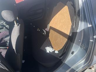 Mitsubishi Space-gear Automaat !! Zeer weinig km !! picture 14