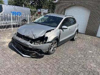 Vaurioauto  passenger cars Volkswagen Polo Cross polo weinig km !! 2012/3