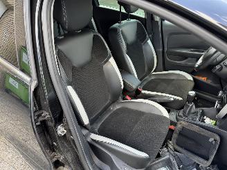 Renault Clio Luxe uitvoering !! Weinig km !! picture 17