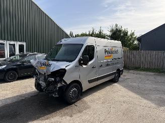 krockskadad bil bedrijf Renault Master 15000 km !! 2024/12