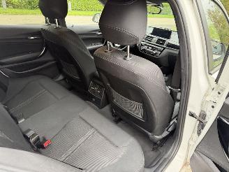BMW 1-serie 118i picture 17