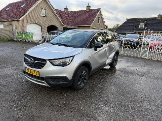 Vaurioauto  passenger cars Opel Crossland X 2019/7