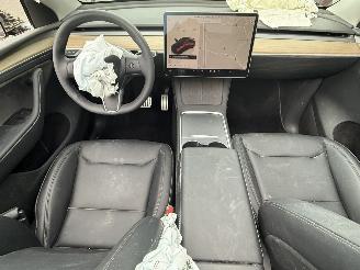 Tesla Model Y Dual Performance 393 kW 4 WD picture 12