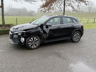 Schadeauto Mercedes GLA Panorama / Automaat 2022/3
