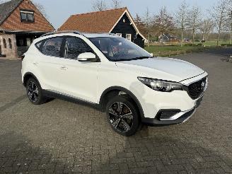 MG ZS EV Luxury 45 kWh Panorama / Leer picture 2