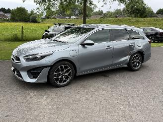 skadebil auto Kia Ceed Plug-in Hybride / Leer / Automaat 2023/7