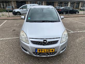 Schadeauto Opel Zafira 1.8 COSMO 7 PERS 2010/4